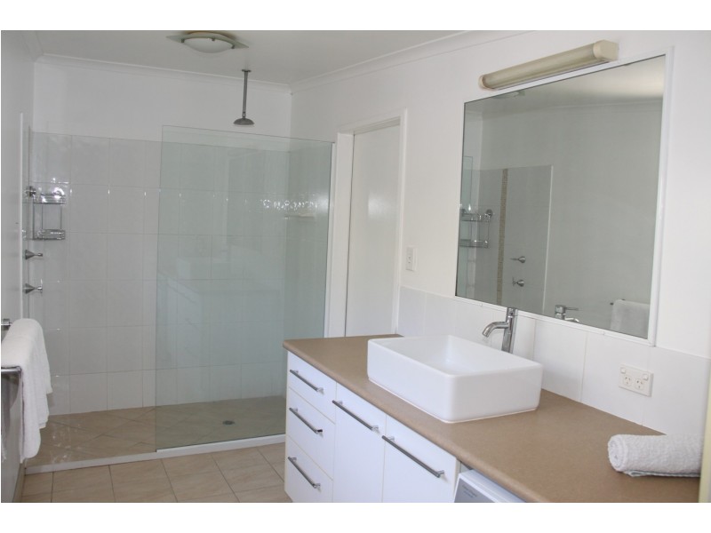 19 Orana Avenue, Boyne Island QLD 4680