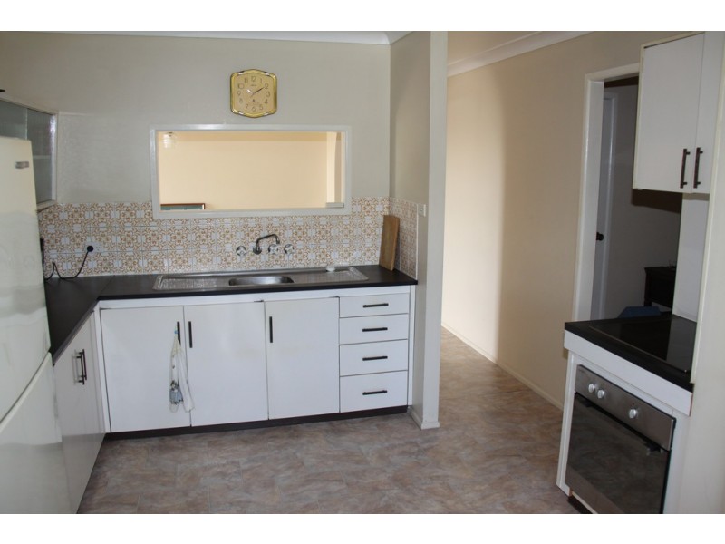 2 Alpine Avenue, Boyne Island QLD 4680