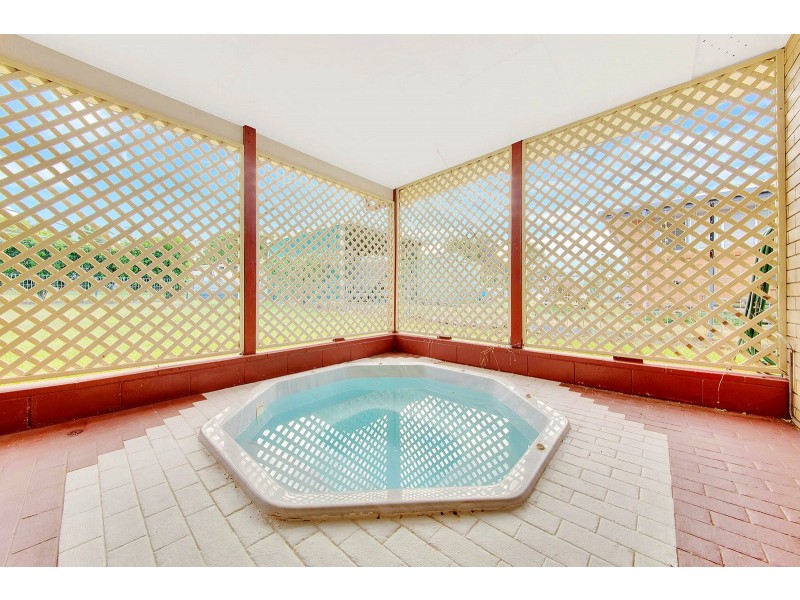 49 Katandra street, Boyne Island QLD 4680