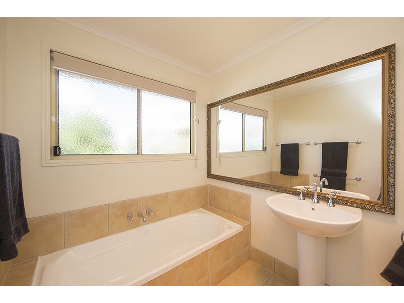 8 Ridge Close, Tannum Sands QLD 4680