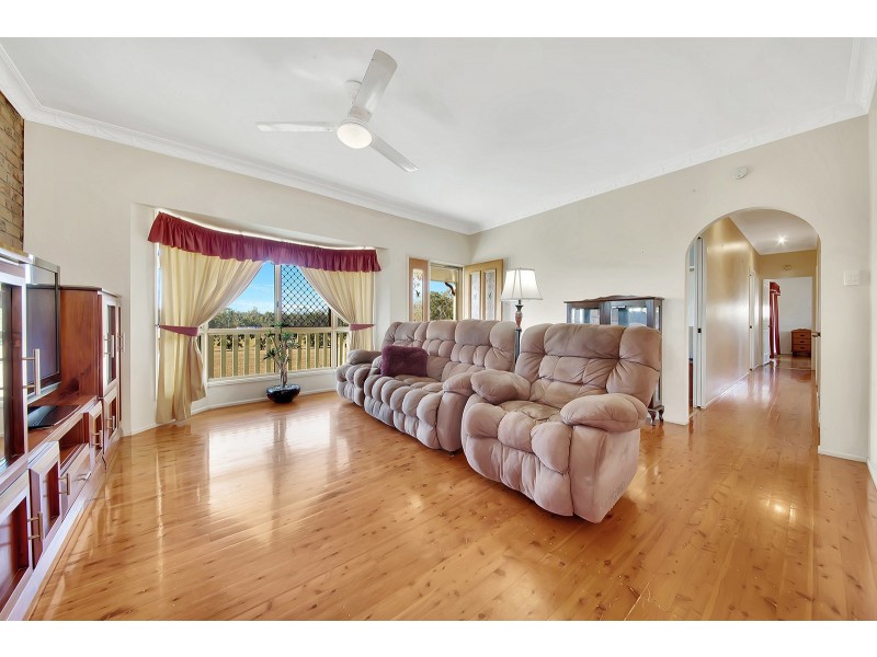 46663 Bruce Highway, Foreshores QLD 4678