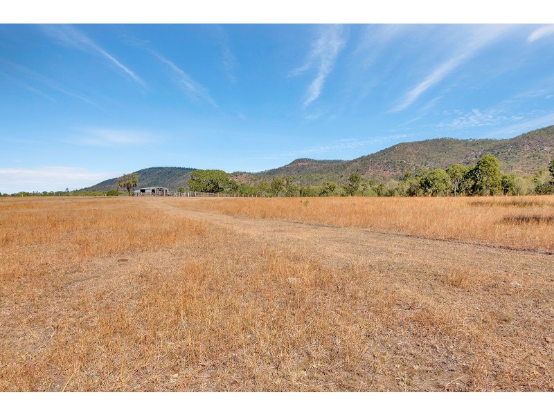 46663 Bruce Highway, Foreshores QLD 4678