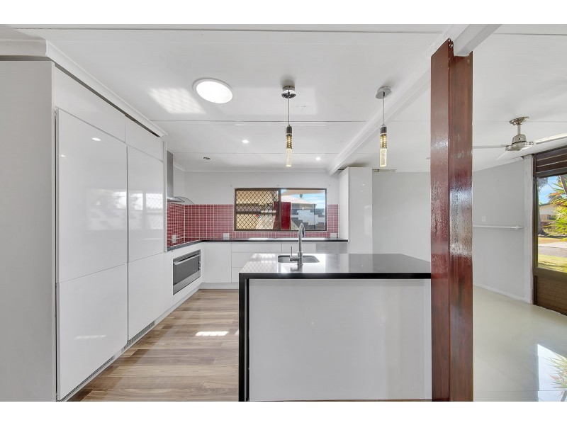9 Alexander Street, Boyne Island QLD 4680