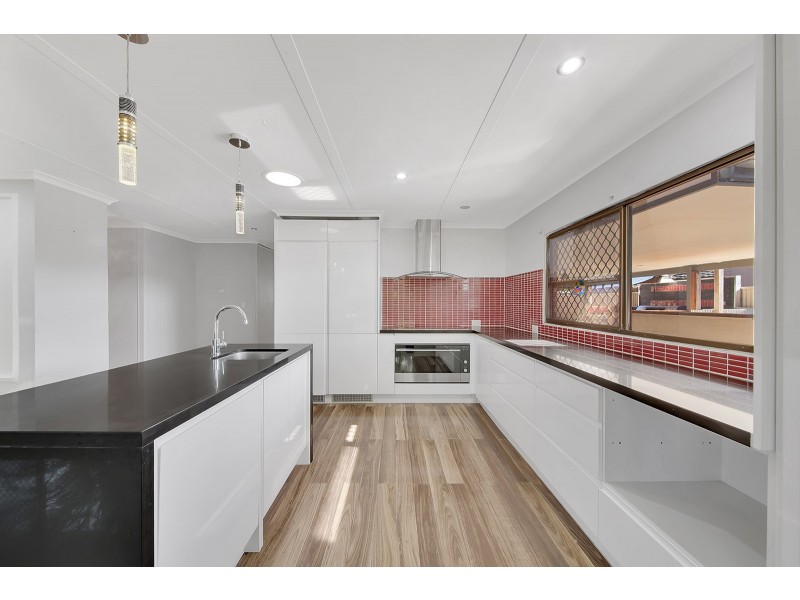 9 Alexander Street, Boyne Island QLD 4680