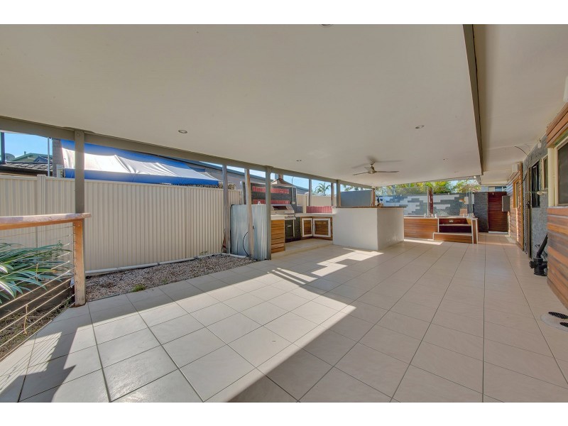 9 Alexander Street, Boyne Island QLD 4680