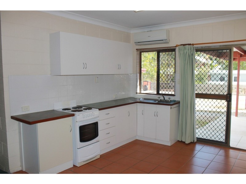 1/4 Arthur Street, Boyne Island QLD 4680