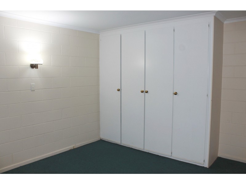 1/4 Arthur Street, Boyne Island QLD 4680