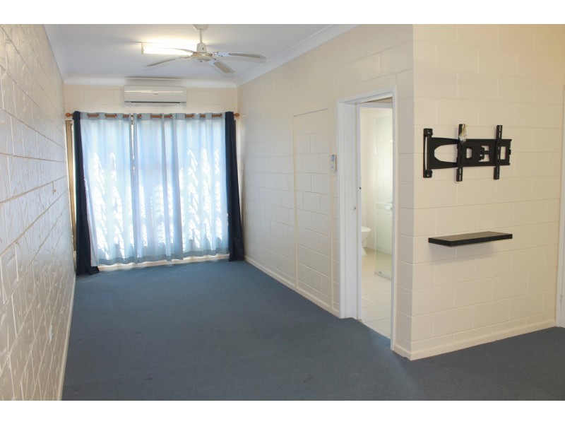 1/4 Arthur Street, Boyne Island QLD 4680