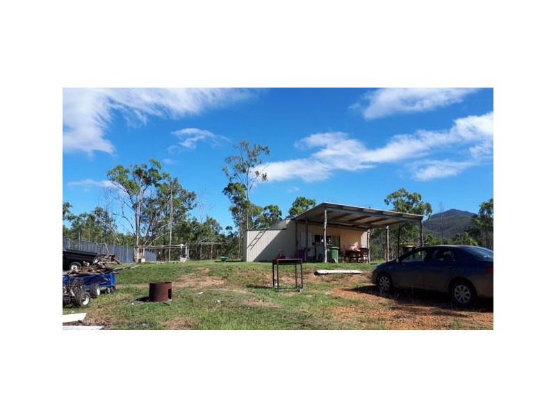 425 Randles Road, Bororen QLD 4678