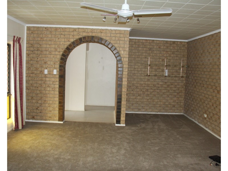 1 Swains Court, Boyne Island QLD 4680