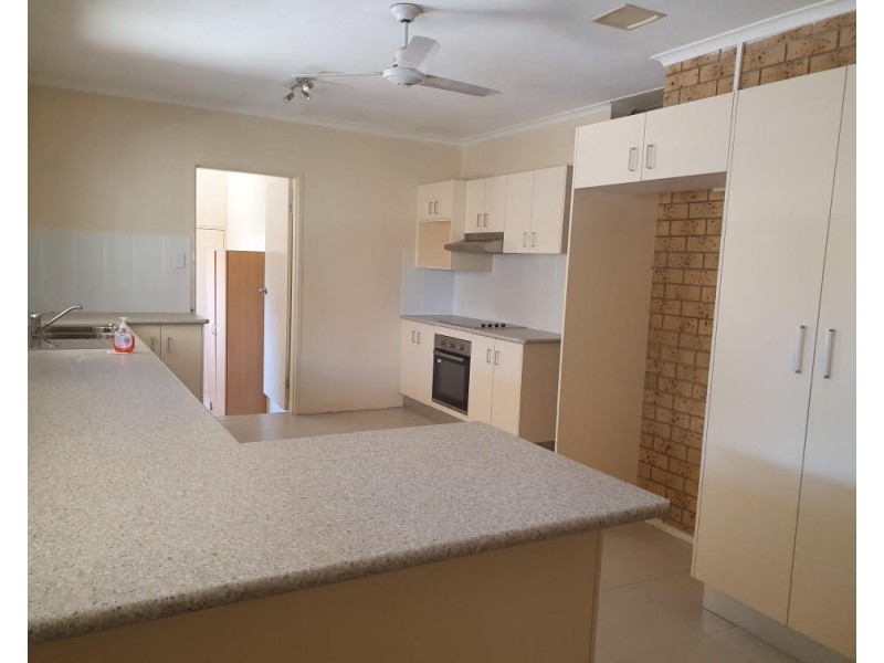 1 Swains Court, Boyne Island QLD 4680