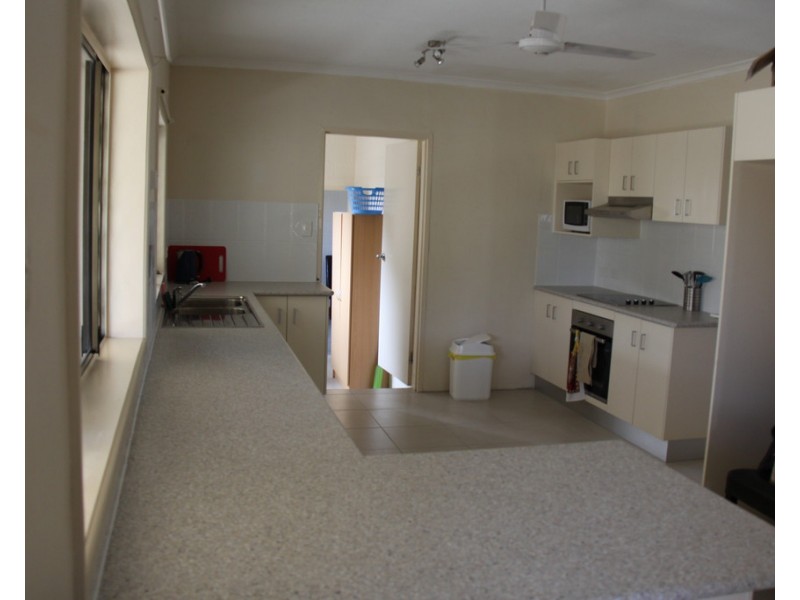 1 Swains Court, Boyne Island QLD 4680