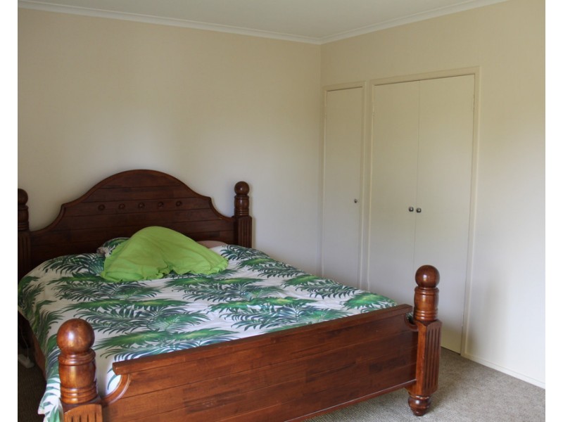 1 Swains Court, Boyne Island QLD 4680