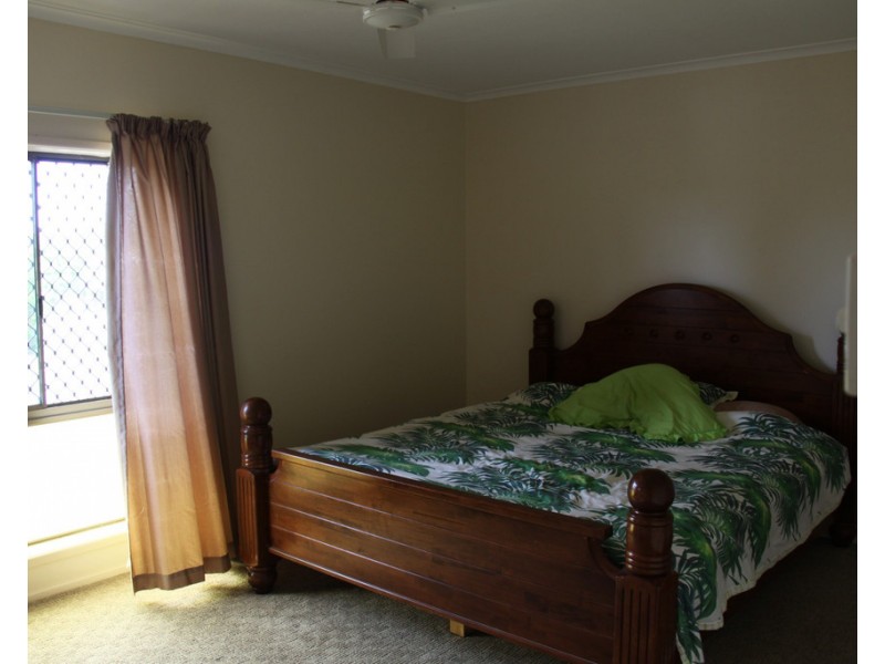 1 Swains Court, Boyne Island QLD 4680