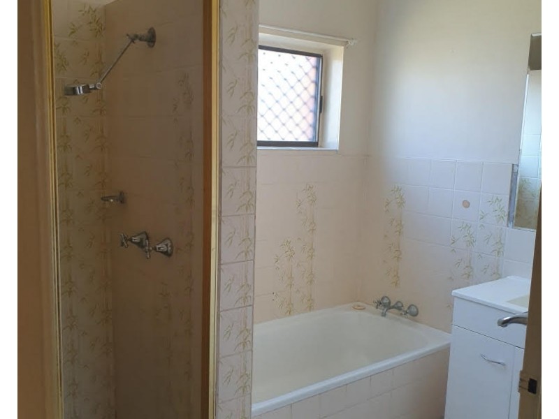 1 Swains Court, Boyne Island QLD 4680