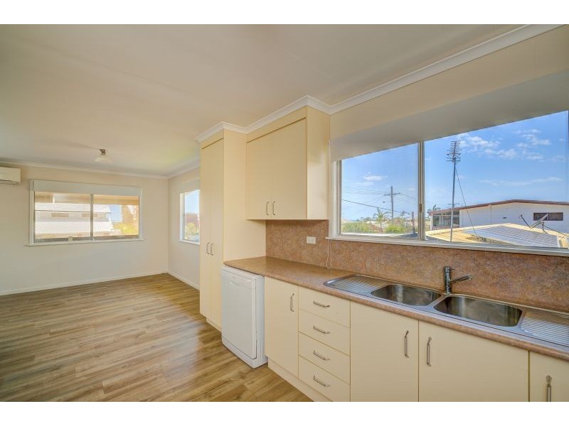 69 Booth Avenue, Tannum Sands QLD 4680