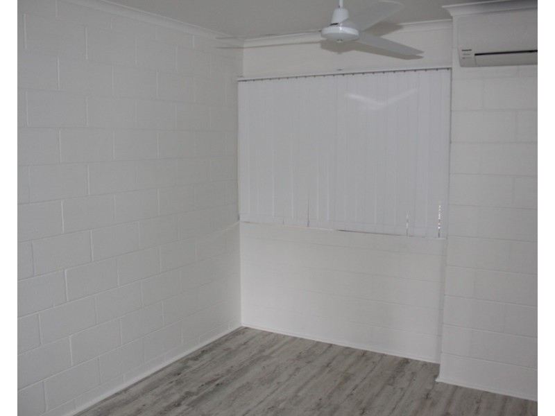 4/4 Arthur Street, Boyne Island QLD 4680