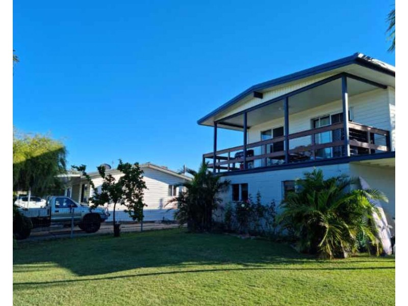 25 Katandra Street, Boyne Island QLD 4680