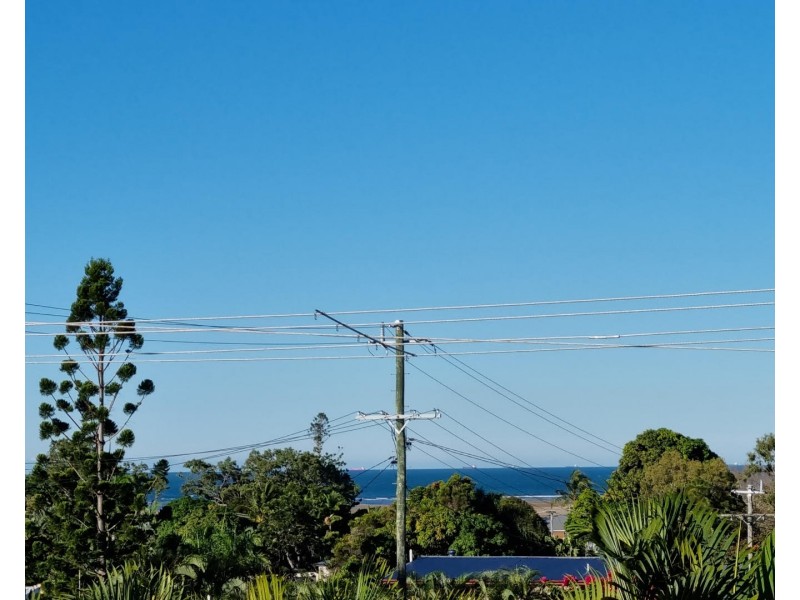 25 Katandra Street, Boyne Island QLD 4680