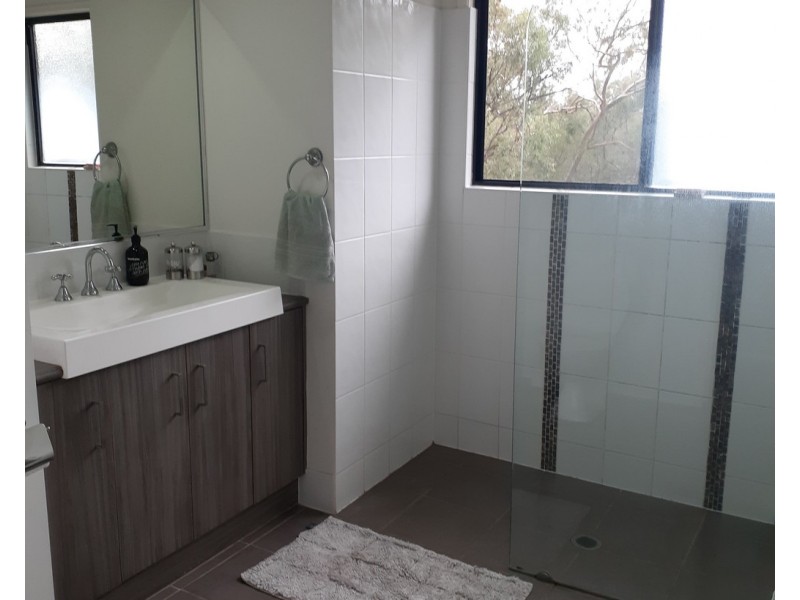 4 Bauhinia Street, Boyne Island QLD 4680