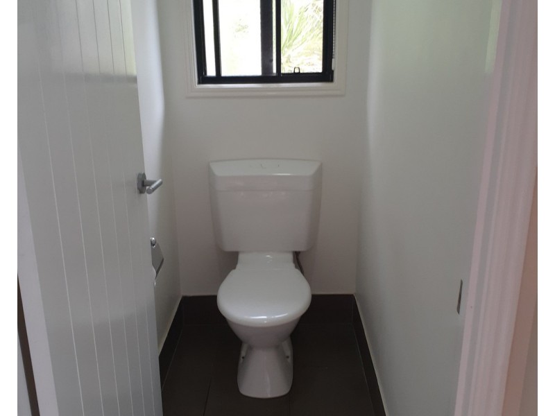 4 Bauhinia Street, Boyne Island QLD 4680