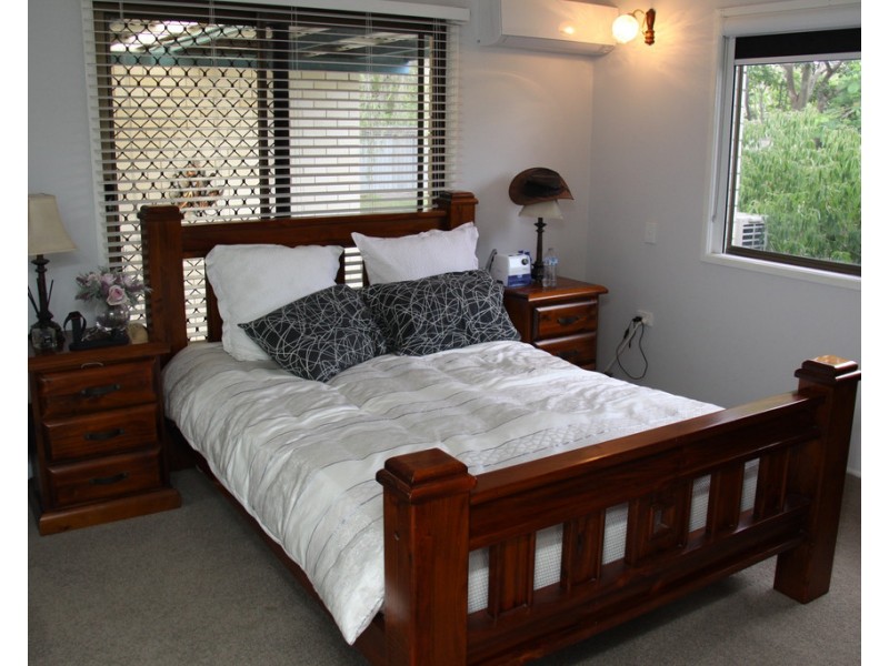 32 Helen Cresent, Wurdong Heights QLD 4680