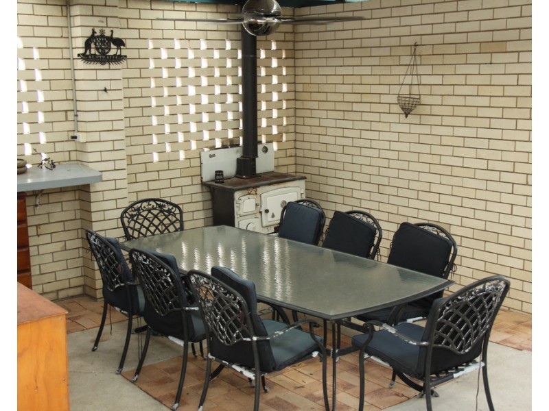 32 Helen Cresent, Wurdong Heights QLD 4680