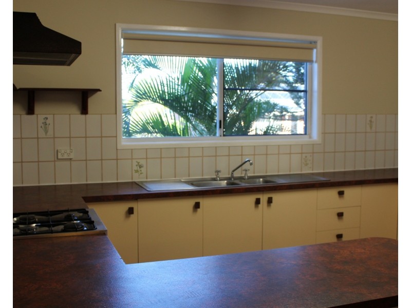 13 Swains Court, Boyne Island QLD 4680