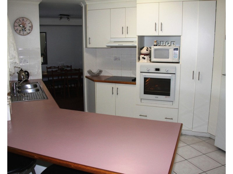 3 Kirrang Place, Boyne Island QLD 4680