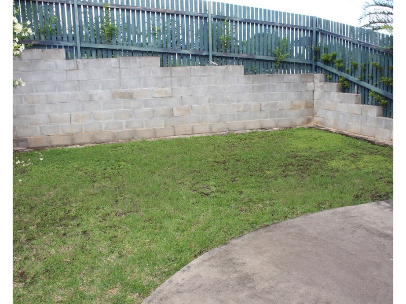 9 Marina Avenue, Boyne Island QLD 4680