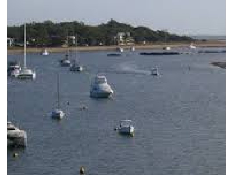 8 Alexander Street, Boyne Island QLD 4680