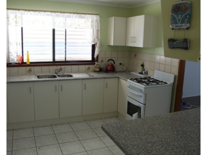 8 Alexander Street, Boyne Island QLD 4680