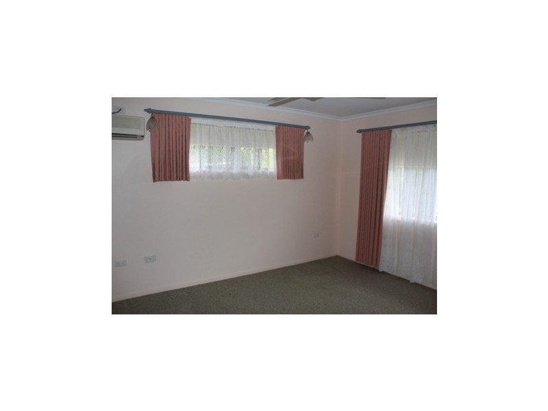 11 Swains Ct, Boyne Island QLD 4680