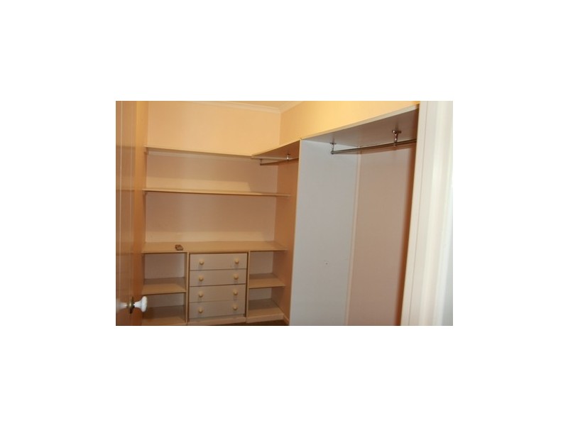 11 Swains Ct, Boyne Island QLD 4680