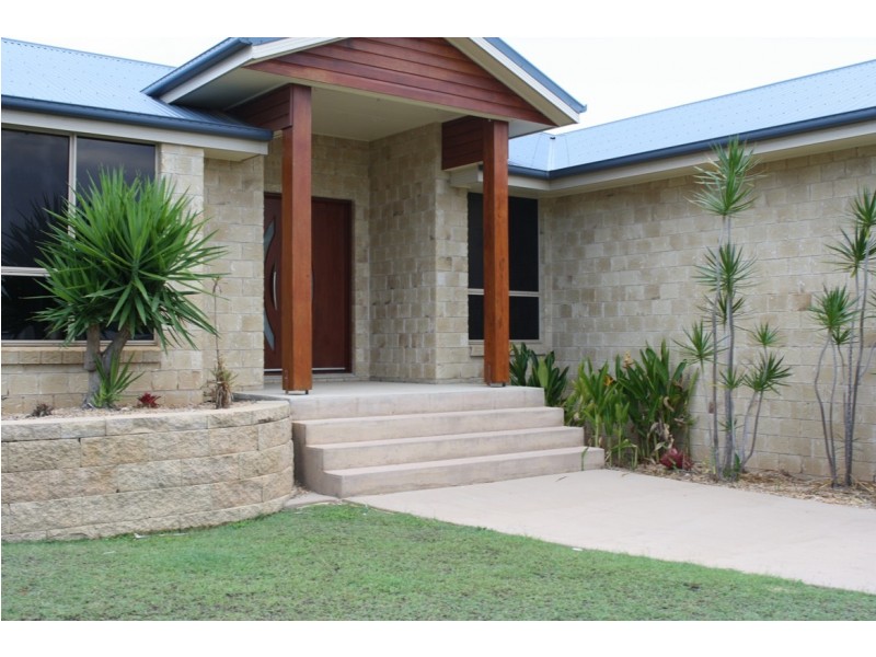 14 Stella, Boyne Island QLD 4680