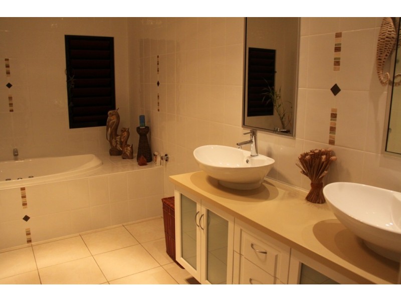 31 Plimsoll Court, Tannum Sands QLD 4680