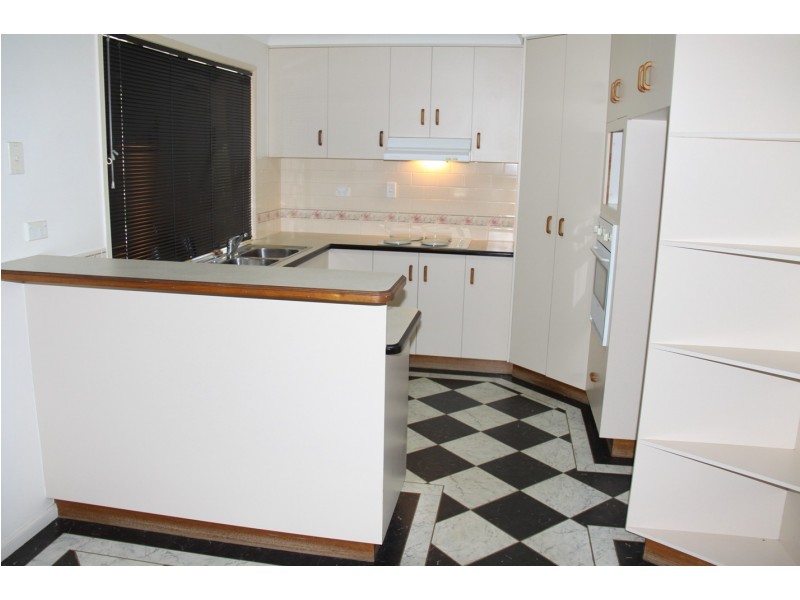 17 Beltana Drive, Boyne Island QLD 4680