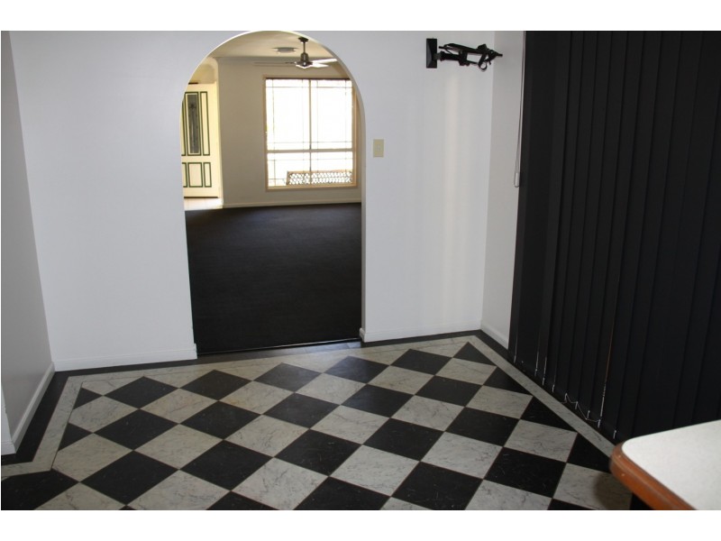 17 Beltana Drive, Boyne Island QLD 4680