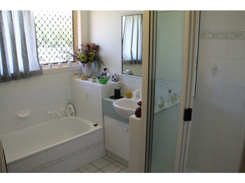 8 Silverton Drive, Tannum Sands QLD 4680