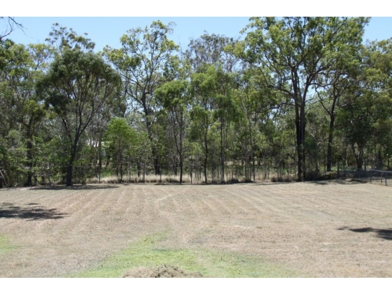 8 Silverton Drive, Tannum Sands QLD 4680