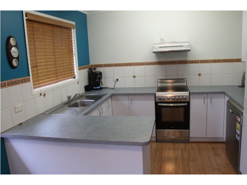 10 Sayre Crescent, Boyne Island QLD 4680