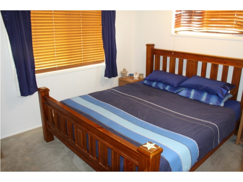 10 Sayre Crescent, Boyne Island QLD 4680