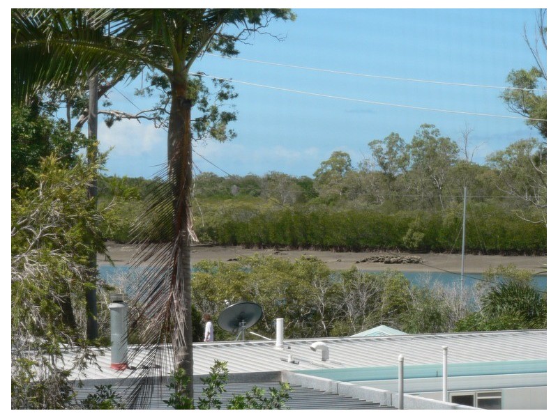 5/4 Arthur St, Boyne Island QLD 4680