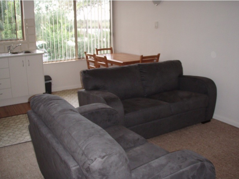 5/4 Arthur St, Boyne Island QLD 4680