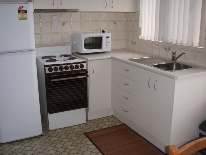 5/4 Arthur St, Boyne Island QLD 4680