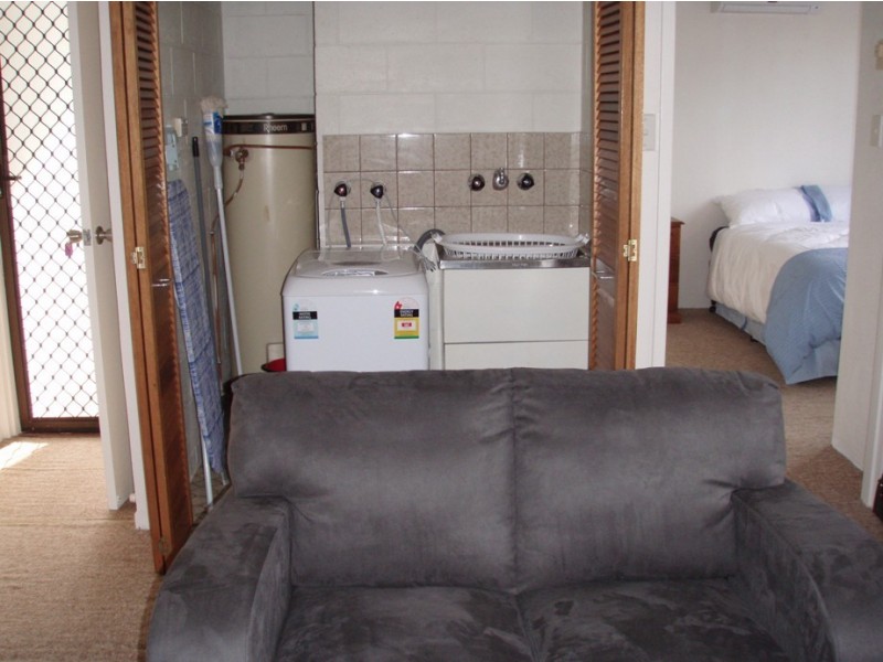 5/4 Arthur St, Boyne Island QLD 4680