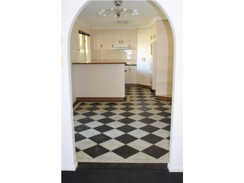 17 Beltana Drive, Boyne Island QLD 4680