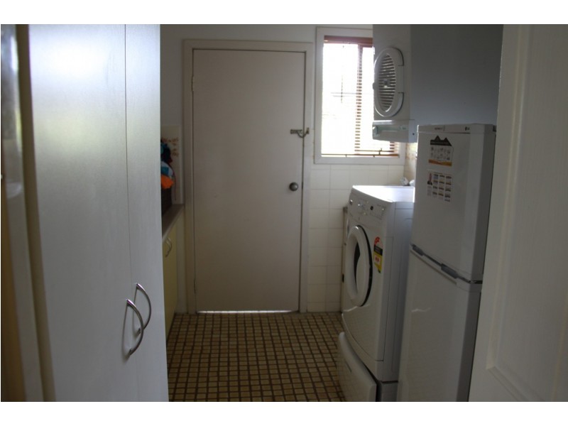 4 Alexander Street, Boyne Island QLD 4680