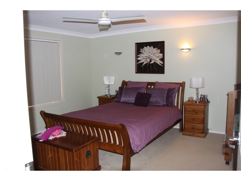 4 Alexander Street, Boyne Island QLD 4680