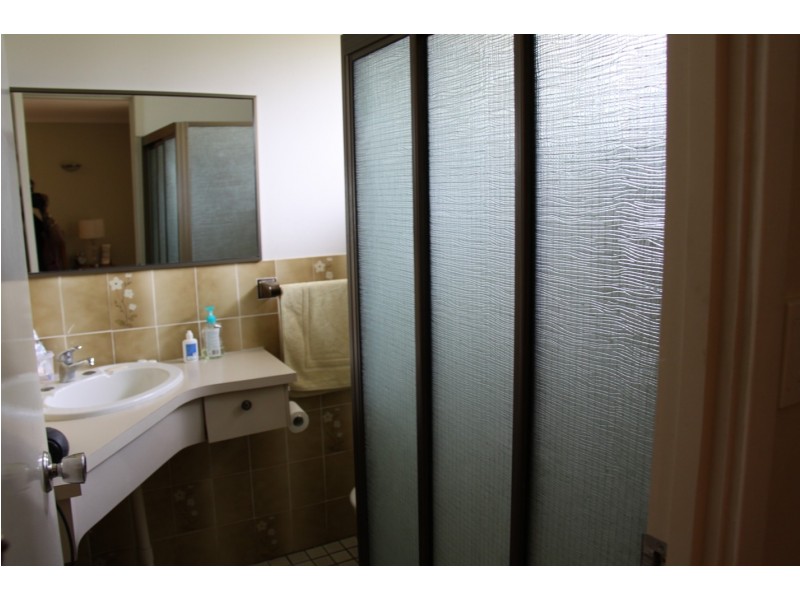 4 Alexander Street, Boyne Island QLD 4680